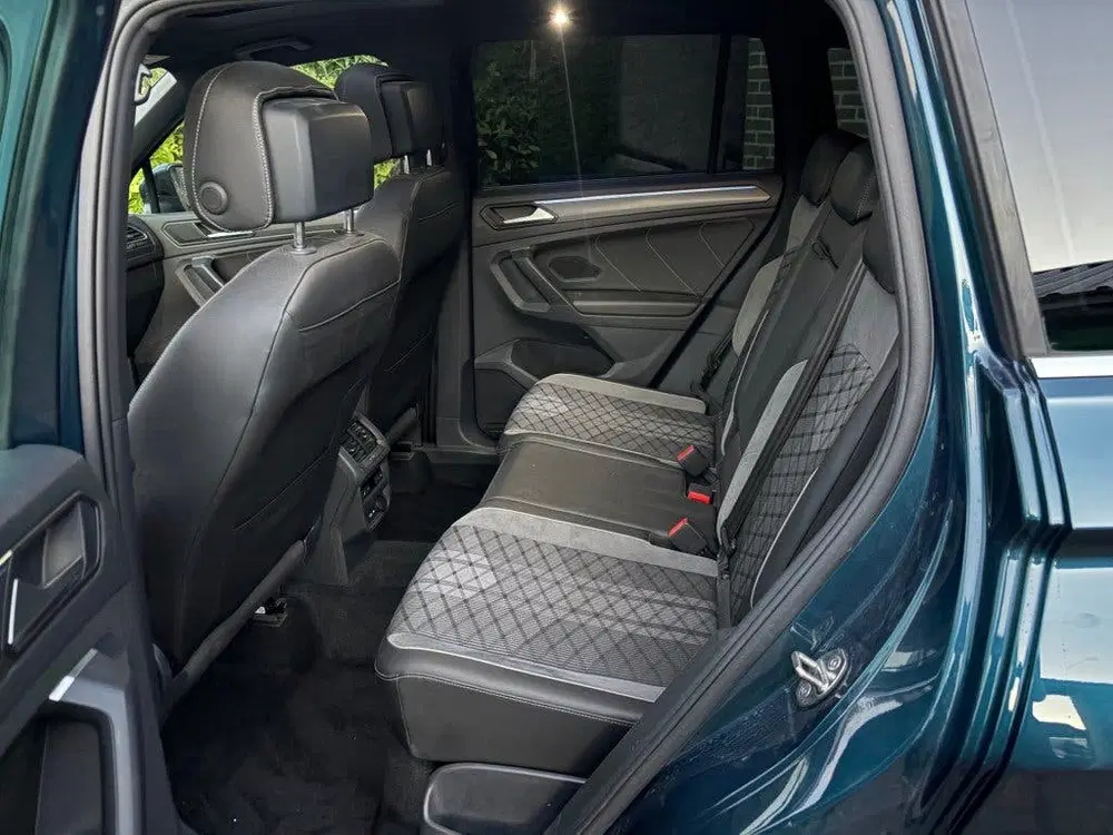 Volkswagen Tiguan 1.5 TSI R-line PANO IQLIGHT HUD KEYLESS 36 uit 2020, foto 14