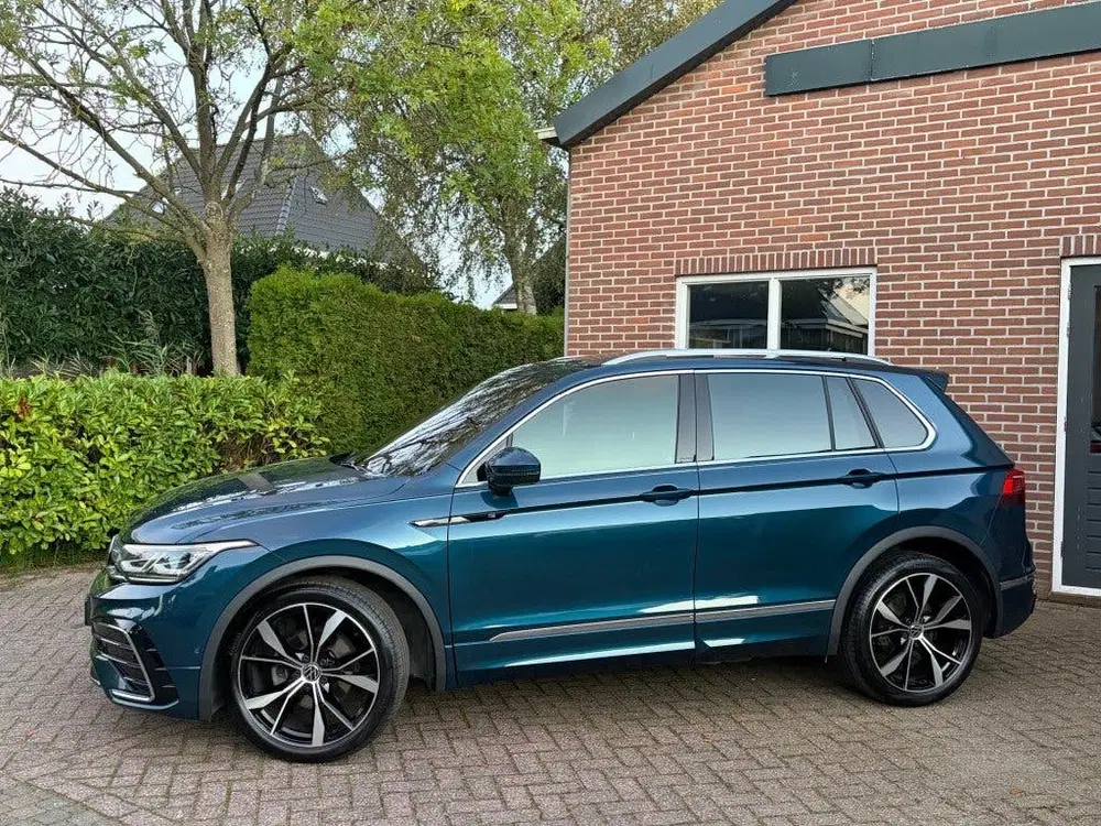 Volkswagen Tiguan 1.5 TSI R-line PANO IQLIGHT HUD KEYLESS 36 uit 2020, foto 2