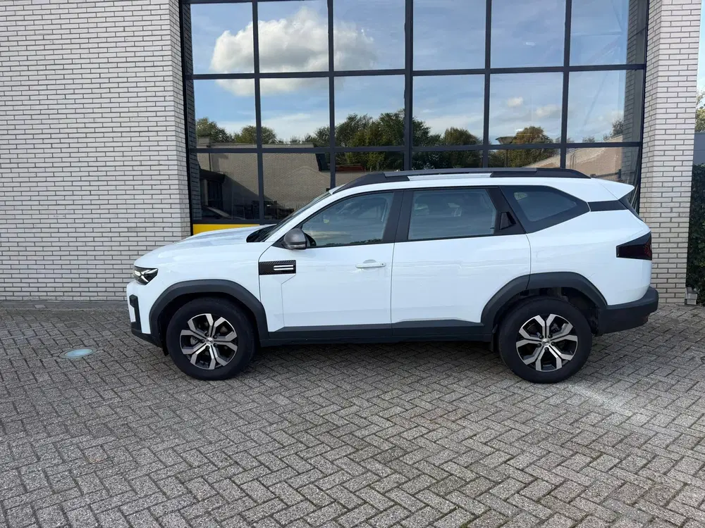 Dacia Bigster 1.8 Hybrid 155 Expression uit 2025, foto 2