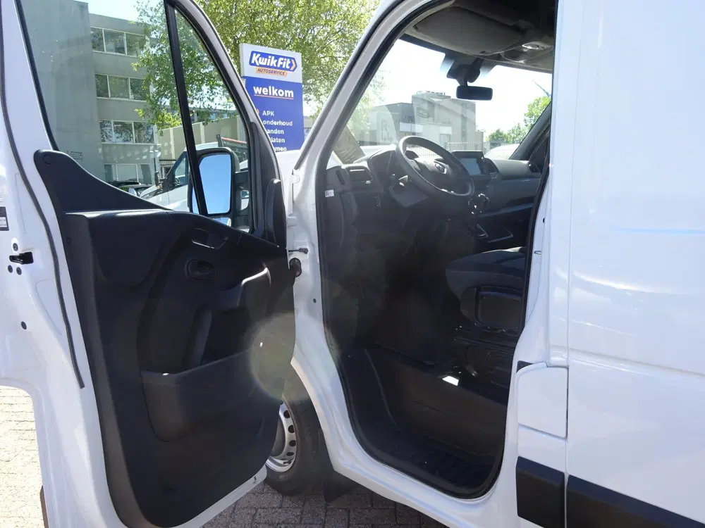 Renault Master T35 2.3 dCi 135 PK L2H2 GROOT NAVI AIRCO T uit 2020, foto 10