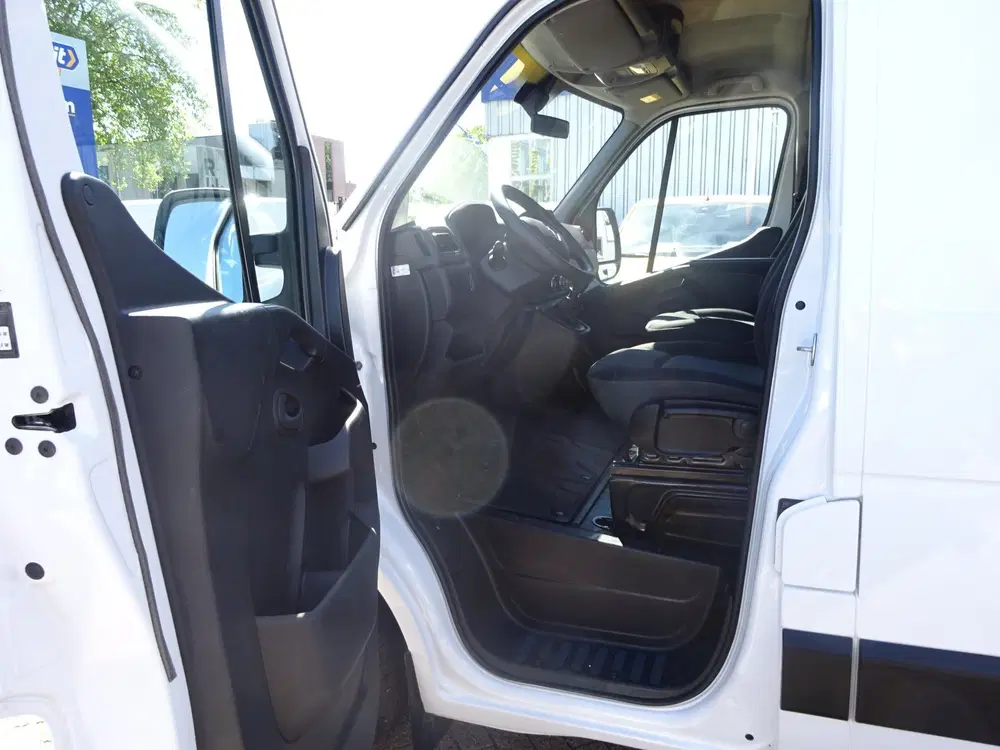 Renault Master T35 2.3 dCi 135 PK L2H2 GROOT NAVI AIRCO T uit 2020, foto 11