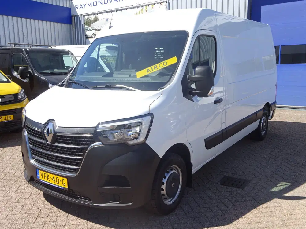 Renault Master T35 2.3 dCi 135 PK L2H2 GROOT NAVI AIRCO T uit 2020, foto 2