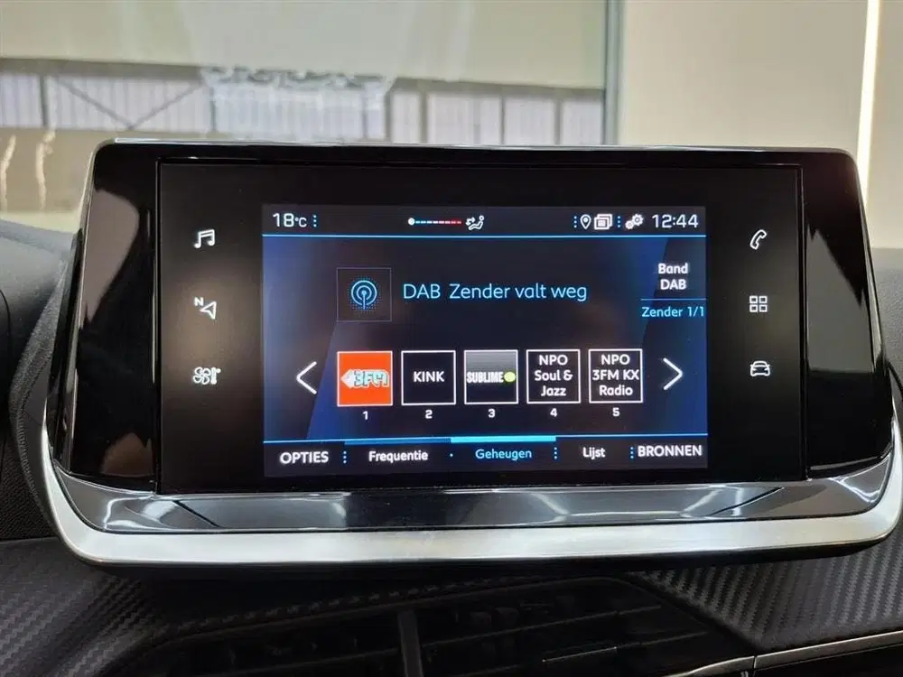 Peugeot 2008 1.2 Active 2jr APK trekhaak LED uit 2021, foto 12