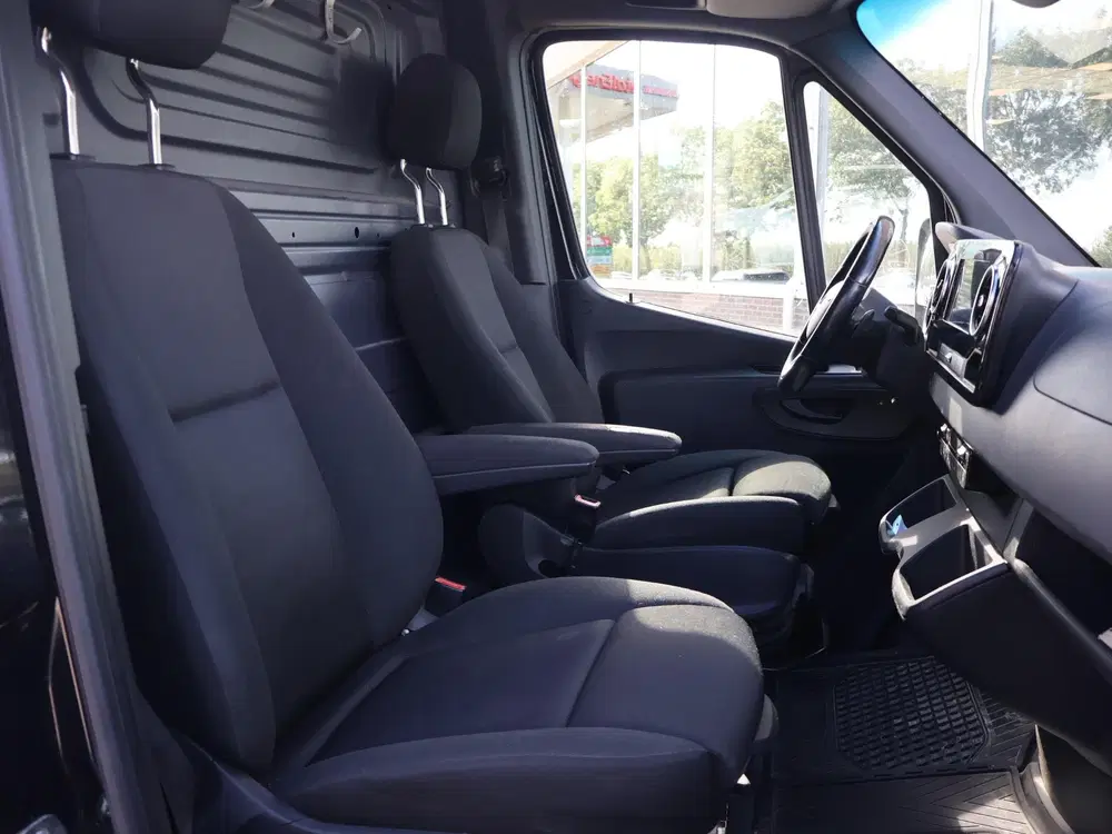 Mercedes-Benz Sprinter 319 3.0 CDI V6 190 PK AUT. L2H2 + 2 S uit 2020, foto 4