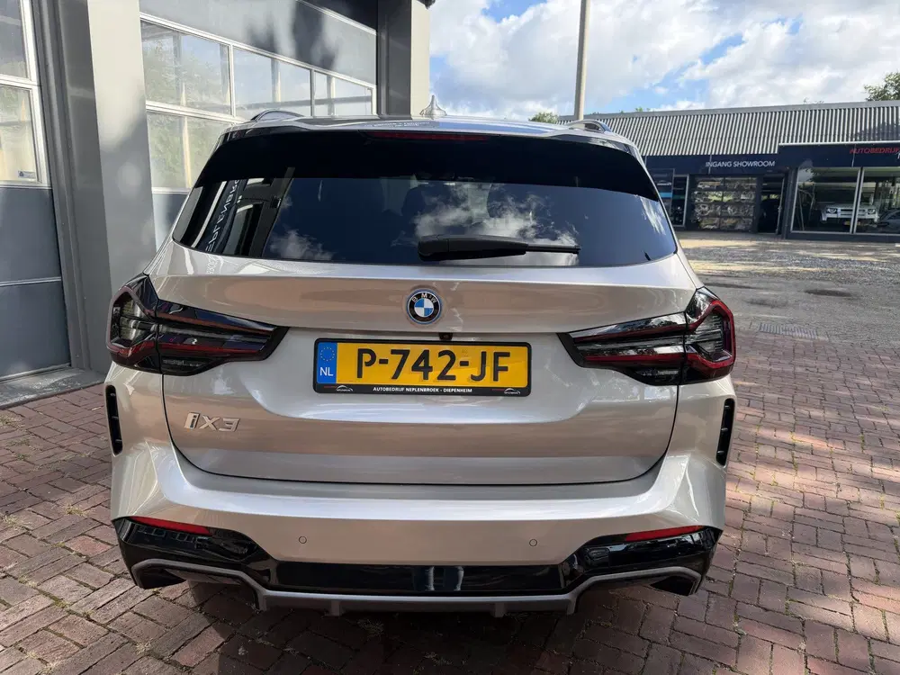 BMW iX3 Executive 80 kWh soh 95 M-Sport uit 2022, foto 4