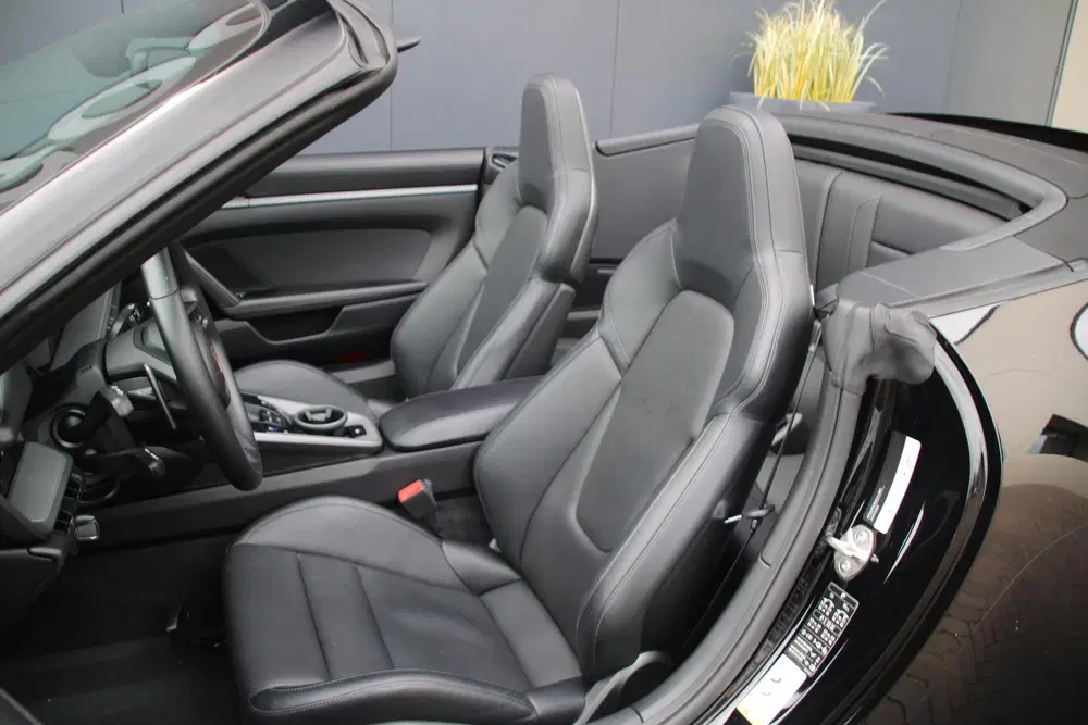 Porsche 911 Carrera S Cabrio (992) 450pk uit 2021, foto 5