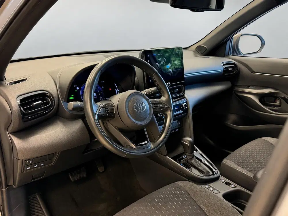 Toyota Yaris Cross 1.5 HYBRID DYNAMIC BITONE SILVERLINE GARA uit 2025, foto 11