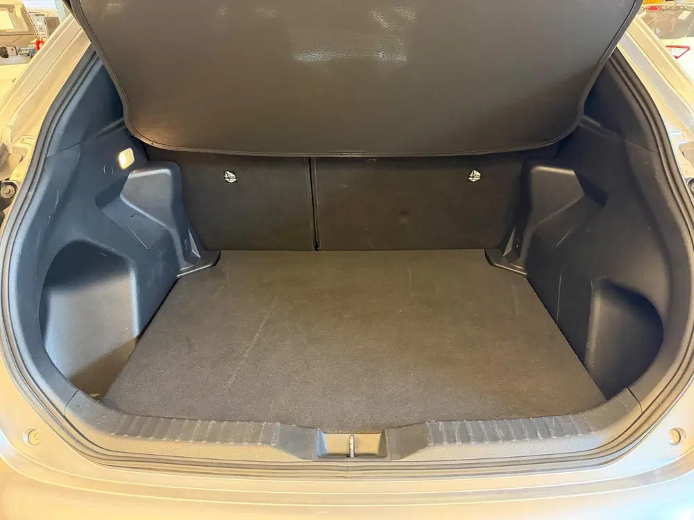 Toyota Yaris Cross 1.5 HYBRID DYNAMIC BITONE SILVERLINE GARA uit 2025, foto 15