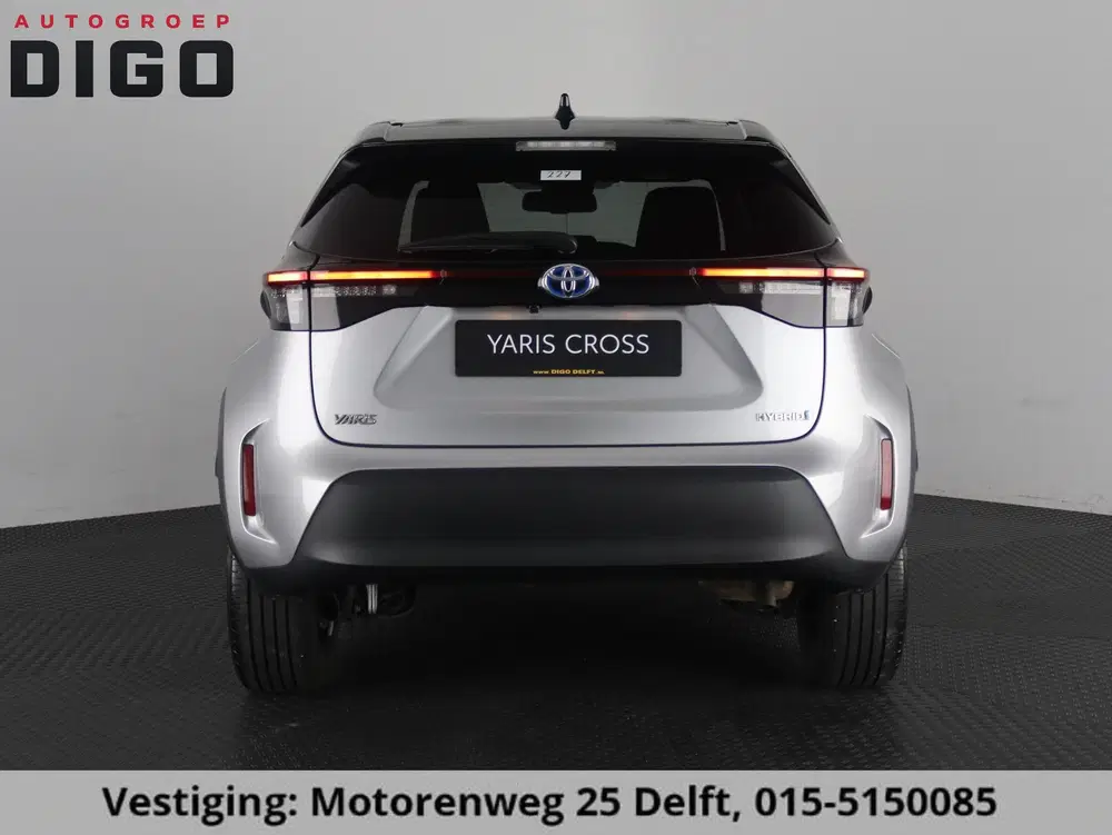 Toyota Yaris Cross 1.5 HYBRID DYNAMIC BITONE SILVERLINE GARA uit 2025, foto 6