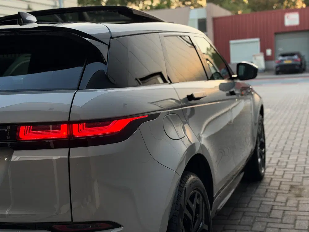 Land Rover Range Rover Evoque 1.5 P300e AWD R-Dynamic S 309P uit 2023, foto 14