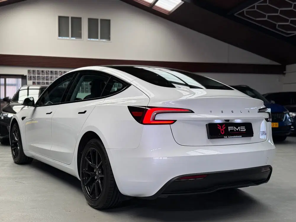 Tesla Model 3 Premium Long Range RWD 78 kWh FSD uit 2024, foto 2