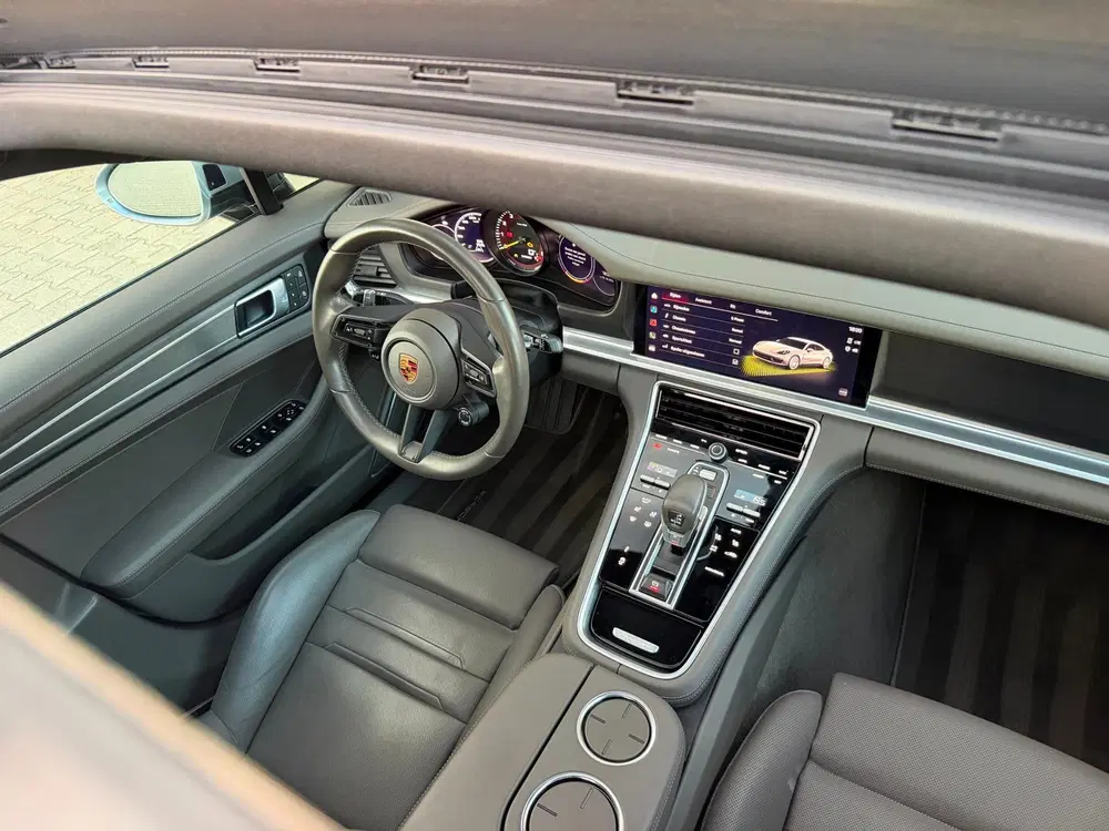 Porsche Panamera 4 E-Hybrid Platinum Edition uit 2023, foto 10
