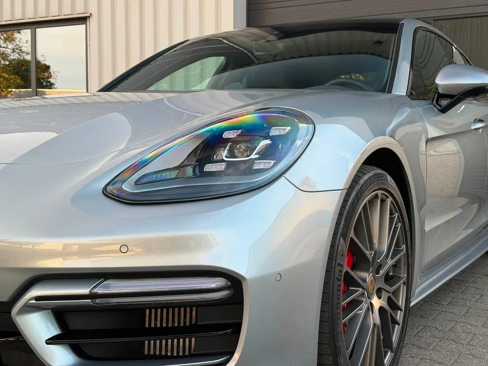 Porsche Panamera 4 E-Hybrid Platinum Edition uit 2023, foto 12