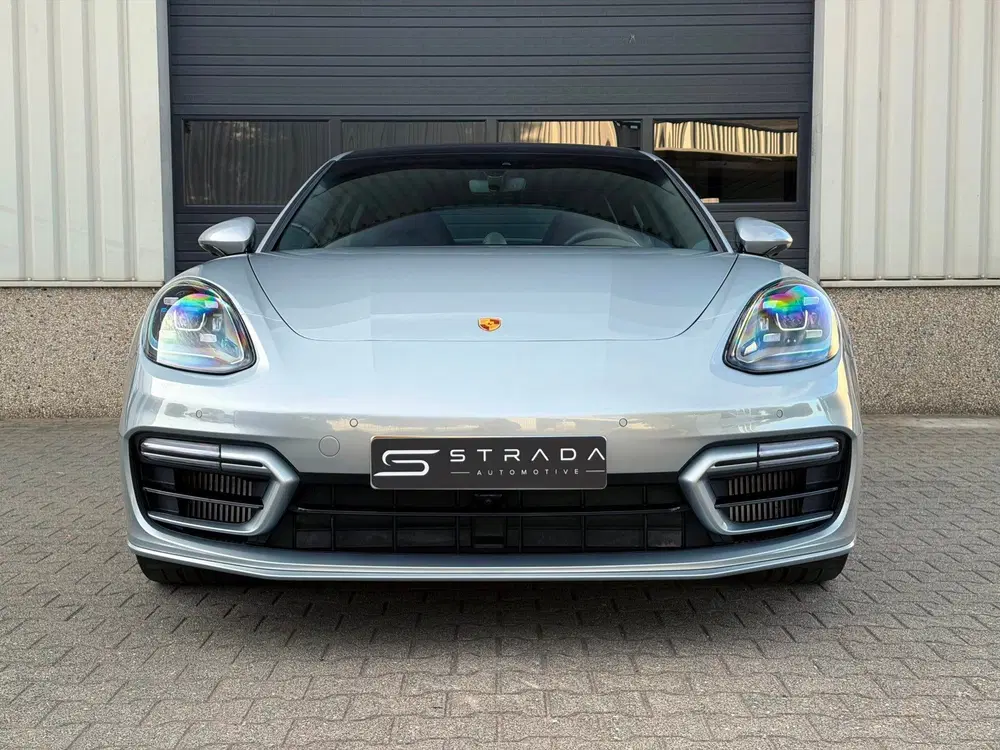 Porsche Panamera 4 E-Hybrid Platinum Edition uit 2023, foto 2