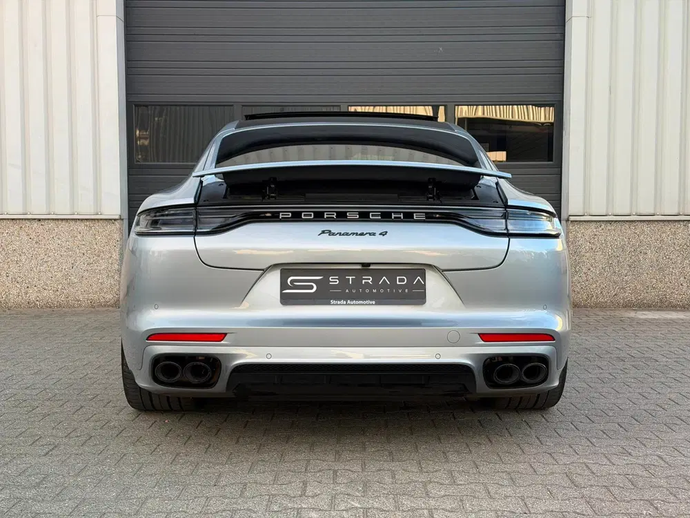 Porsche Panamera 4 E-Hybrid Platinum Edition uit 2023, foto 5