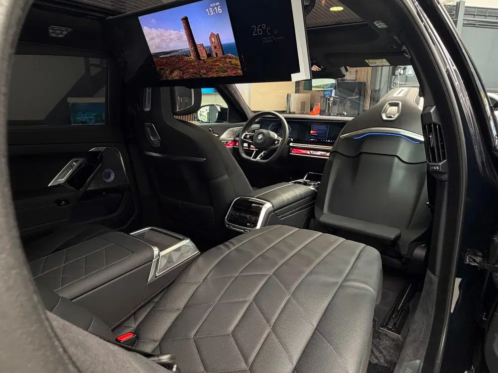 BMW 7-serie M760e xDrive M-Sport uit 2024, foto 6