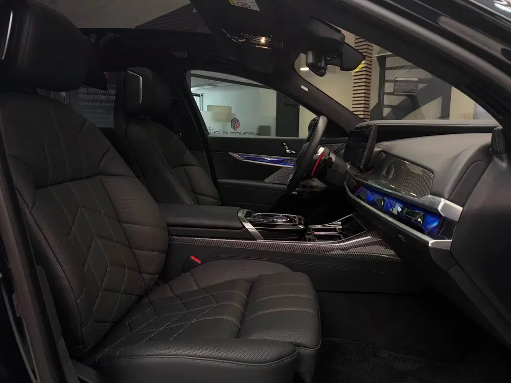 BMW 7-serie M760e xDrive M-Sport uit 2024, foto 8