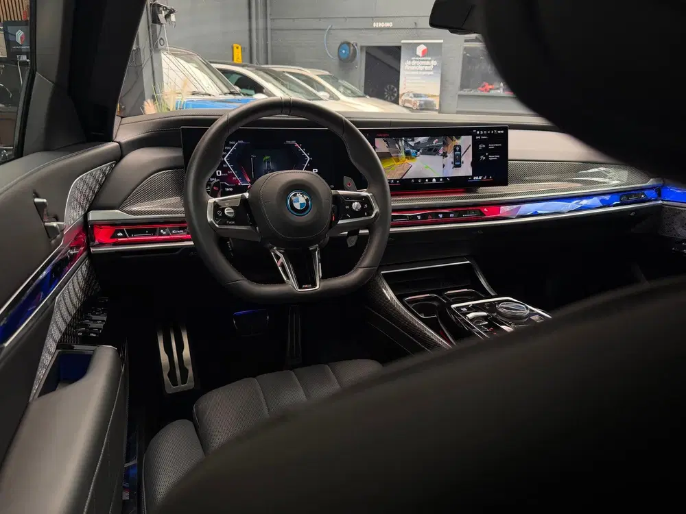 BMW 7-serie M760e xDrive M-Sport uit 2024, foto 9