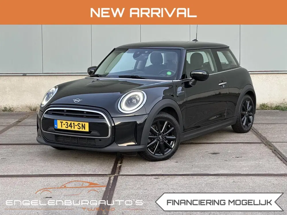 Mini Cooper 1.5 Cooper Essential uit 2023