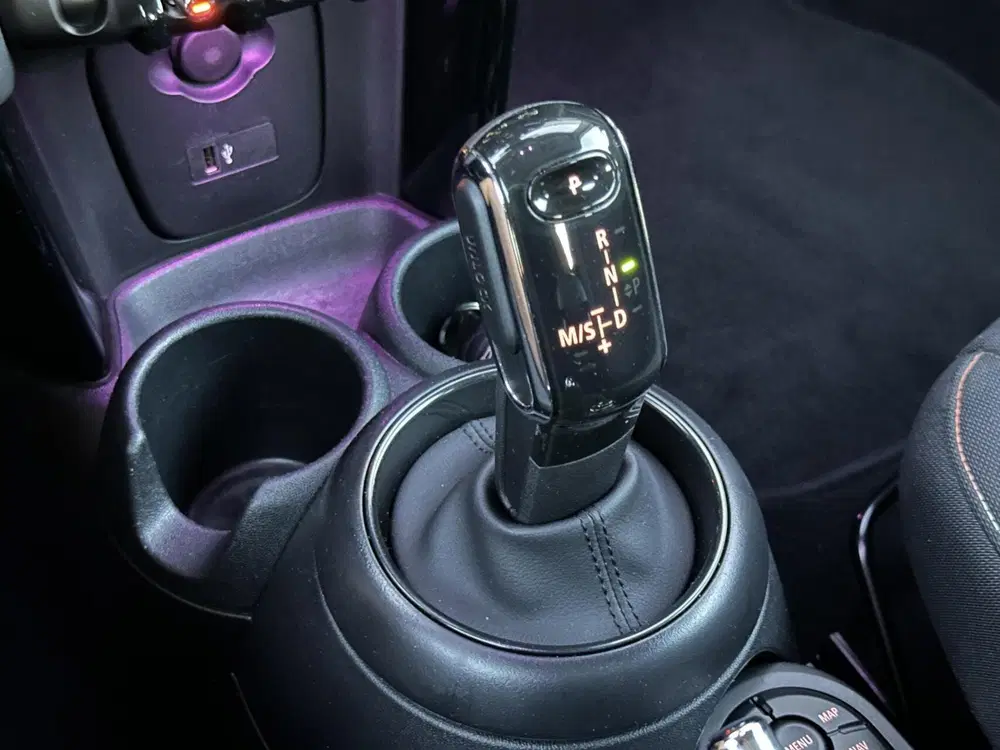 Mini Cooper 1.5 Cooper Essential uit 2023, foto 12