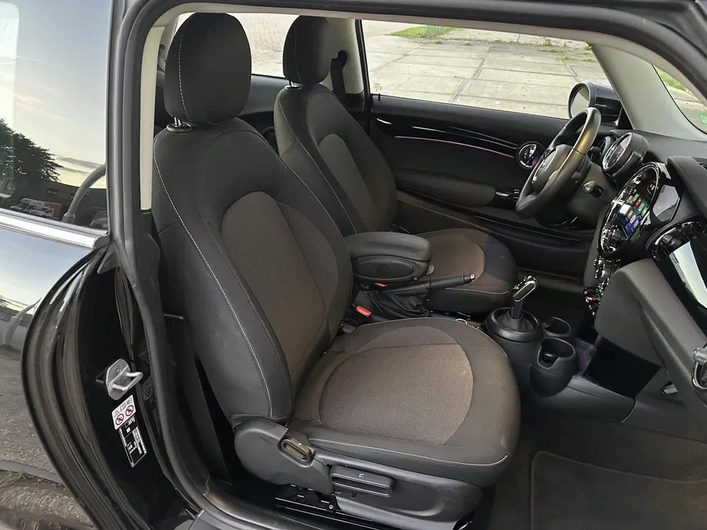 Mini Cooper 1.5 Cooper Essential uit 2023, foto 15