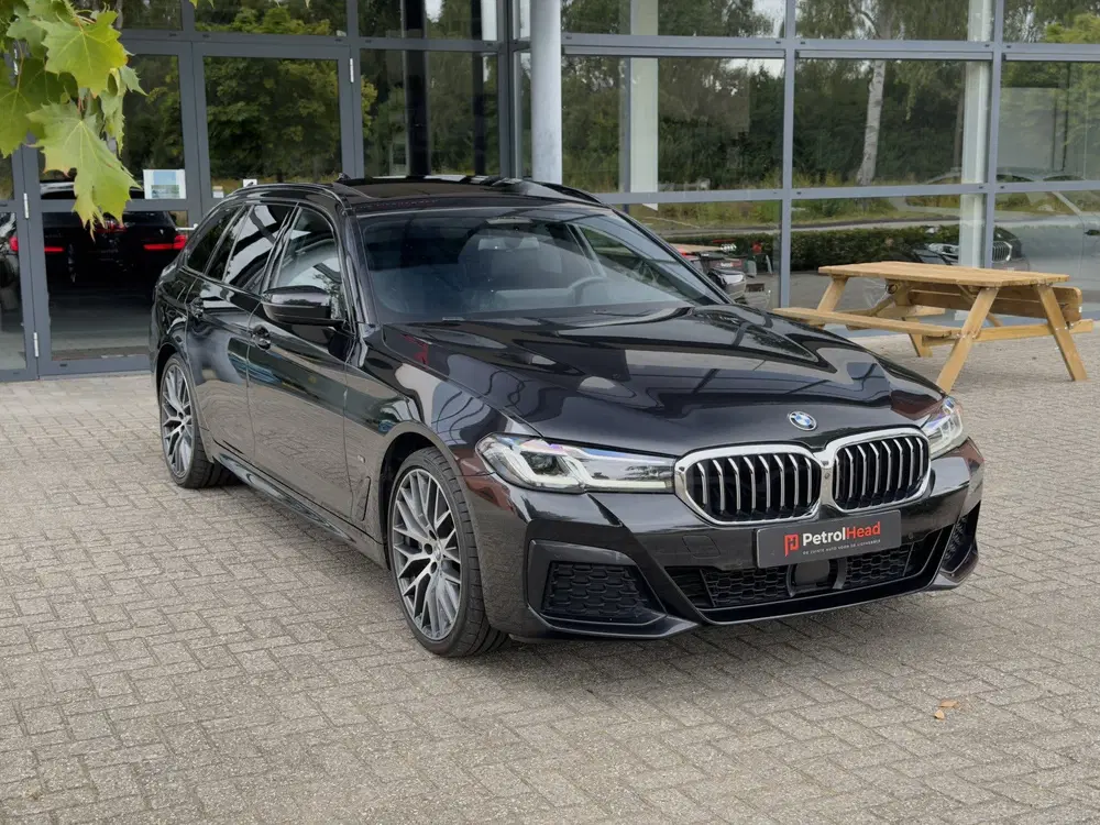 BMW 5-serie 5 Serie Touring 530e xDrive High Executive uit 2020, foto 11