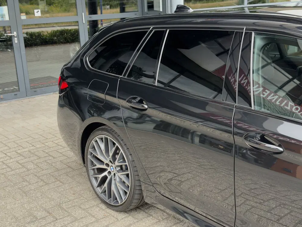 BMW 5-serie 5 Serie Touring 530e xDrive High Executive uit 2020, foto 14