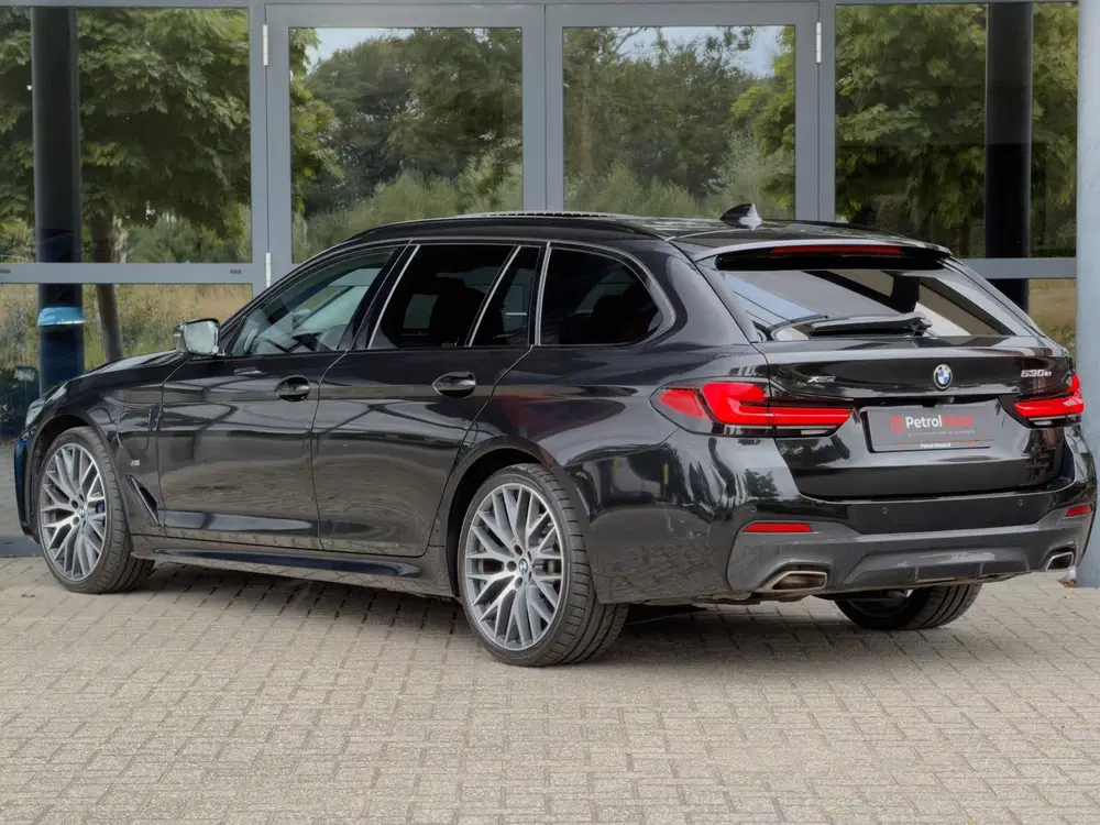 BMW 5-serie 5 Serie Touring 530e xDrive High Executive uit 2020, foto 7