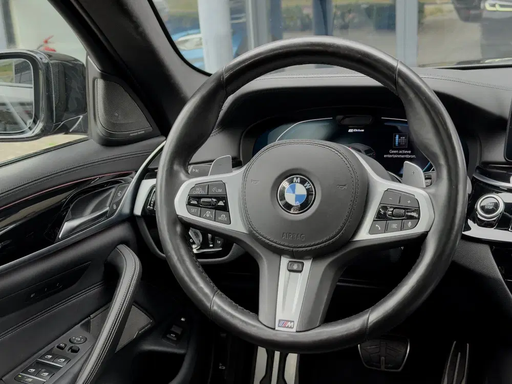 BMW 5-serie 5 Serie Touring 530e xDrive High Executive uit 2020, foto 9