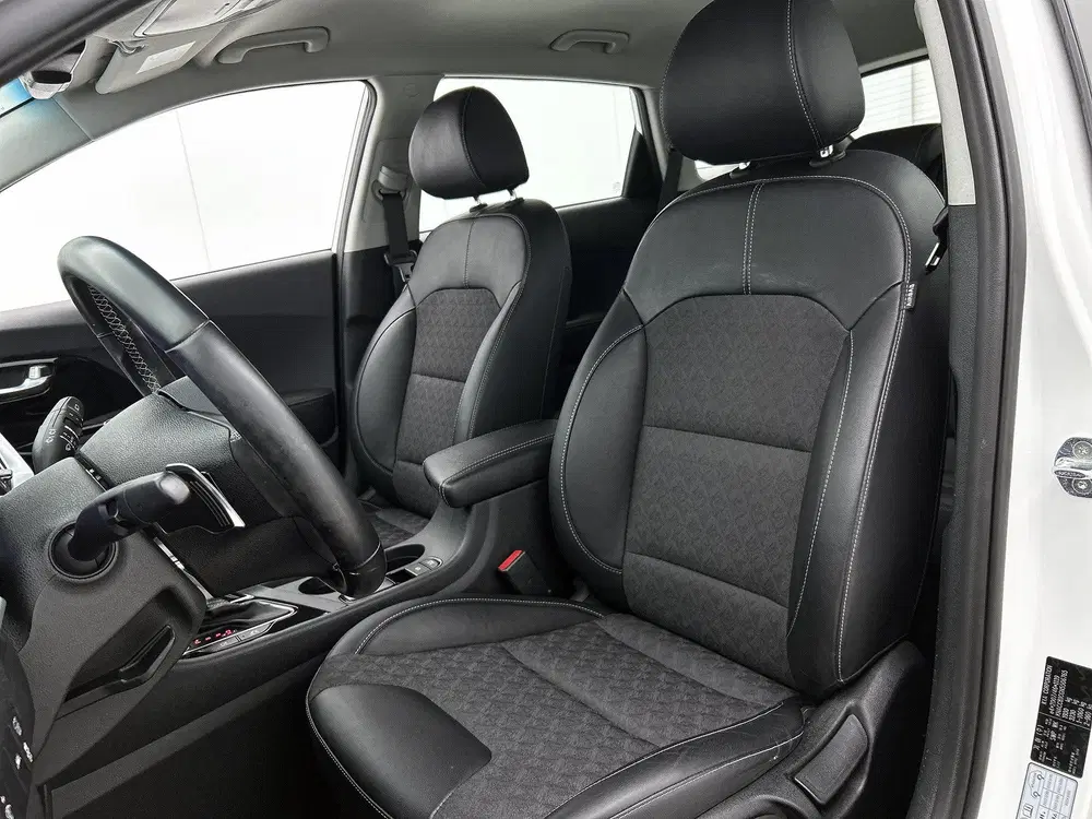 Kia Niro 1.6 GDi Hybrid DynamicLine uit 2021, foto 13