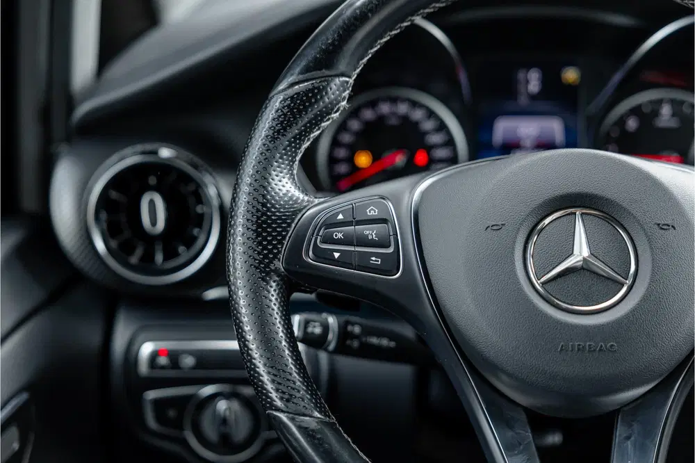 Mercedes-Benz V-Klasse 300d Lang uit 2021, foto 14