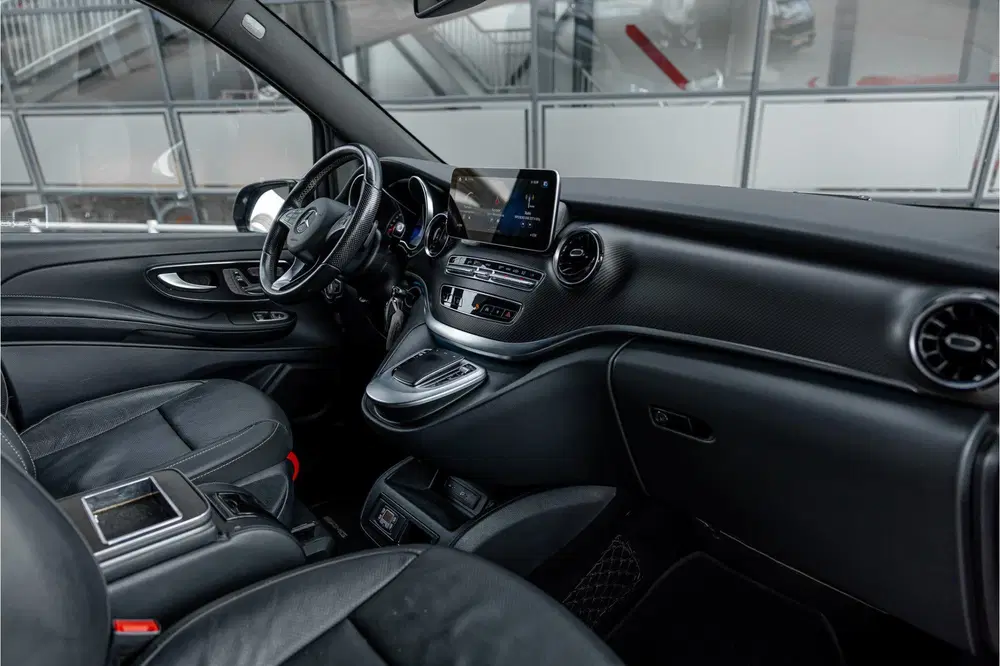 Mercedes-Benz V-Klasse 300d Lang uit 2021, foto 9