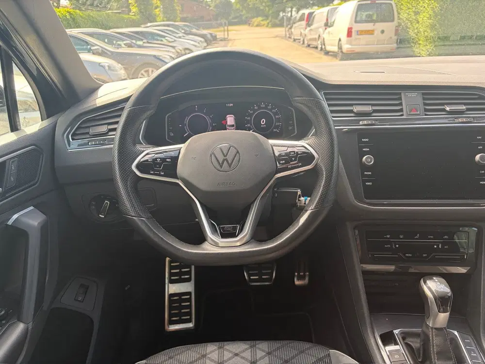 Volkswagen Tiguan 1.4 TSI eHybrid R-Line Business+ uit 2022, foto 15