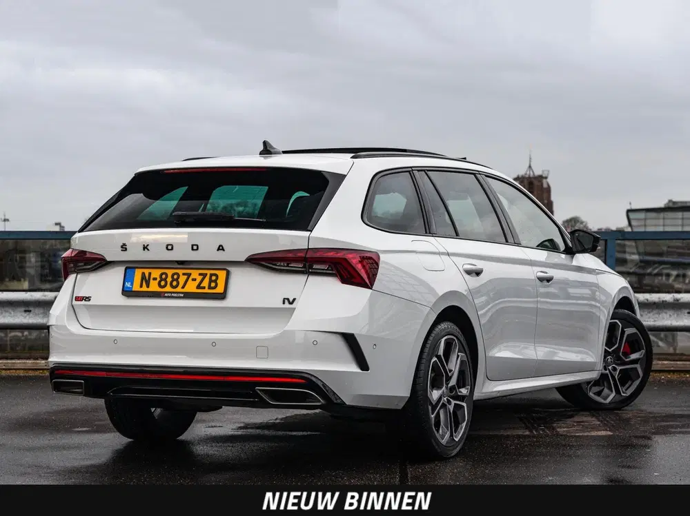 Skoda Octavia 1.4 TSI RS iV PHEV Business 245 PK Panor uit 2021, foto 3