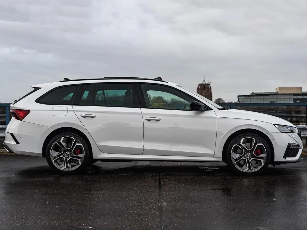 Skoda Octavia 1.4 TSI RS iV PHEV Business 245 PK Panor uit 2021, foto 6