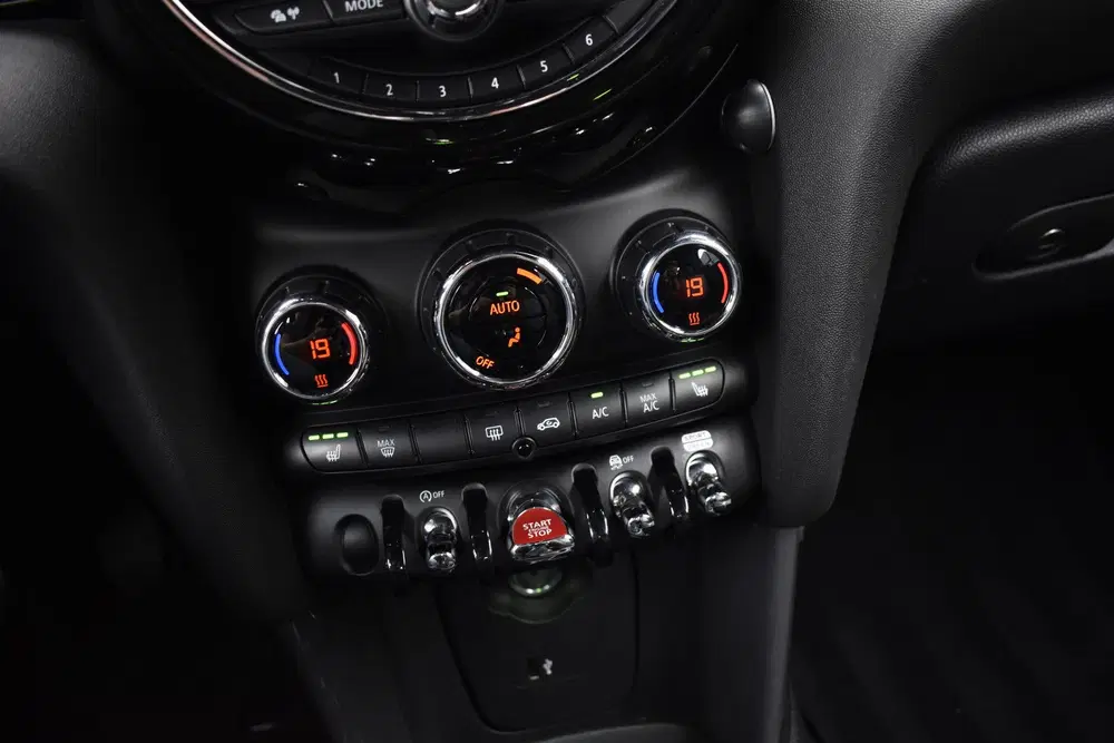 Mini Cabrio 1.5 Cooper Chili Carplay uit 2019, foto 15