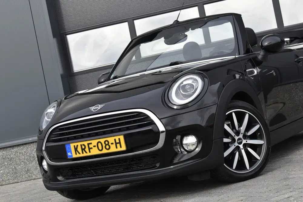 Mini Cabrio 1.5 Cooper Chili Carplay uit 2019, foto 2