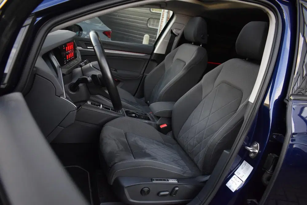 Volkswagen Golf 1.5 eTSI R-Line Pano Massage Camera Trekha uit 2020, foto 11