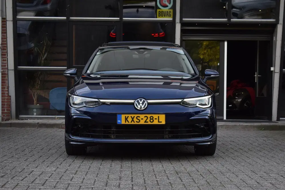 Volkswagen Golf 1.5 eTSI R-Line Pano Massage Camera Trekha uit 2020, foto 2