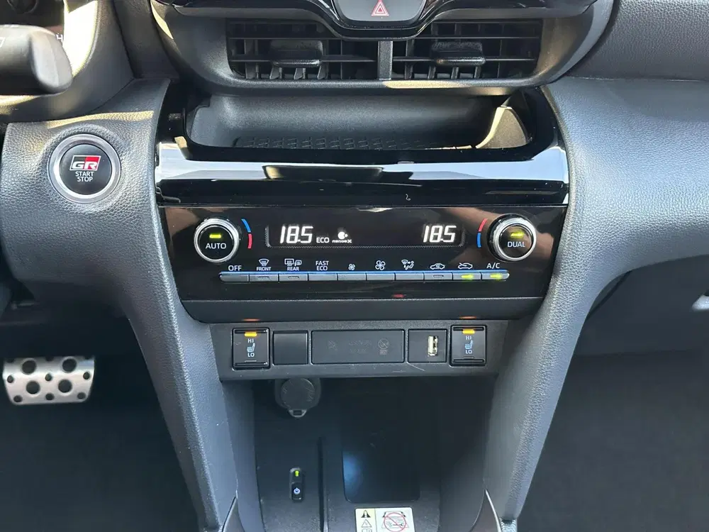 Toyota Yaris Cross 1.5 Hybrid GR Sport uit 2023, foto 15