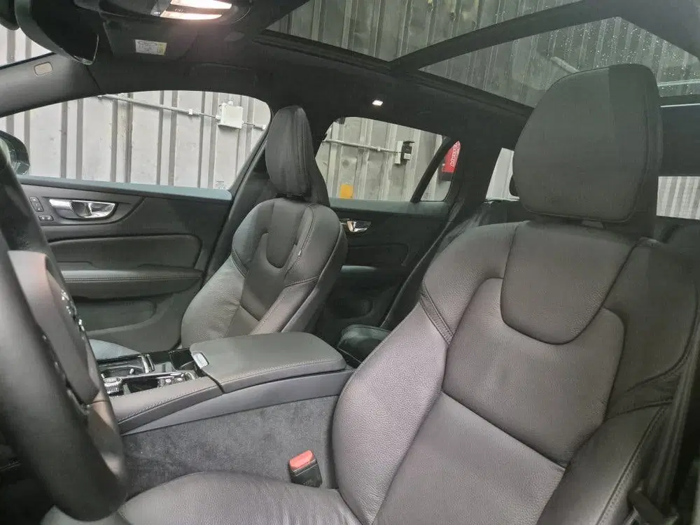 Volvo V60 2.0 T6 AWD + Dark uit 2026, foto 4
