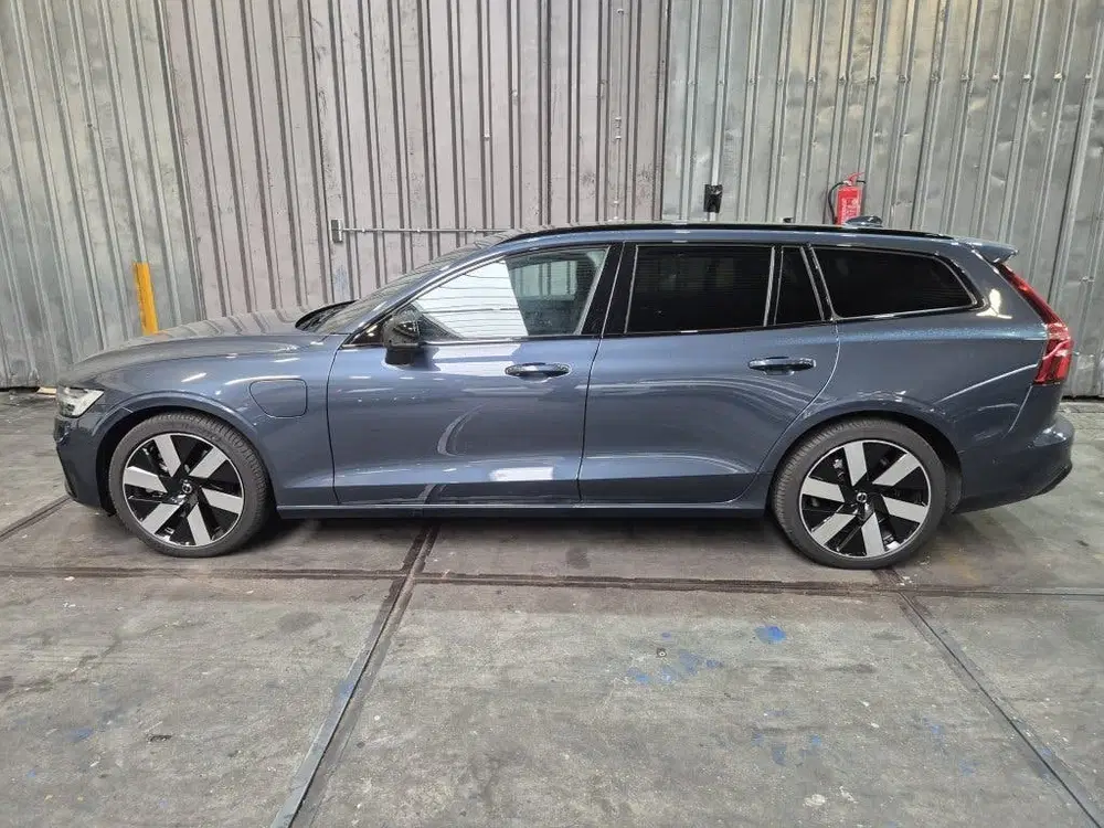Volvo V60 2.0 T6 AWD + Dark uit 2026, foto 5