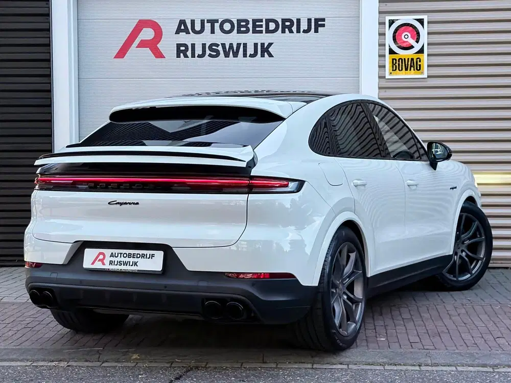 Porsche Cayenne Cayenne Coupé 3.0 E-Hybrid Pano uit 2023, foto 4