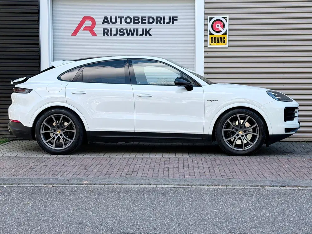 Porsche Cayenne Cayenne Coupé 3.0 E-Hybrid Pano uit 2023, foto 5