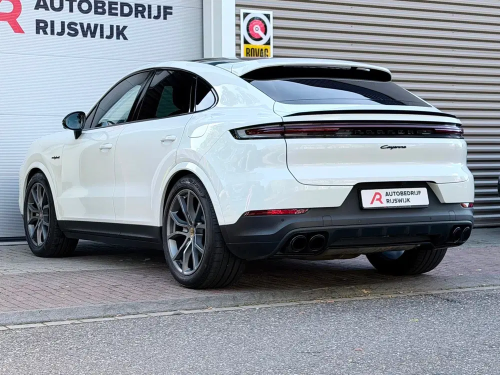 Porsche Cayenne Cayenne Coupé 3.0 E-Hybrid Pano uit 2023, foto 8