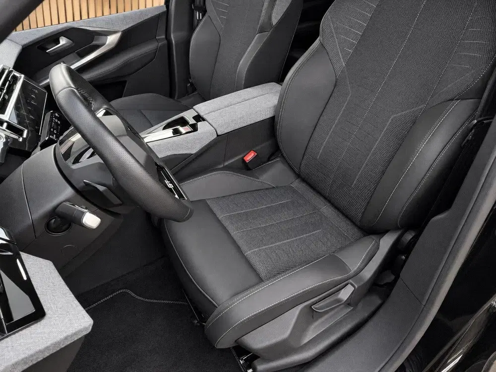 Peugeot 5008 1.2 Hybrid 145 GT 7p uit 2026, foto 13