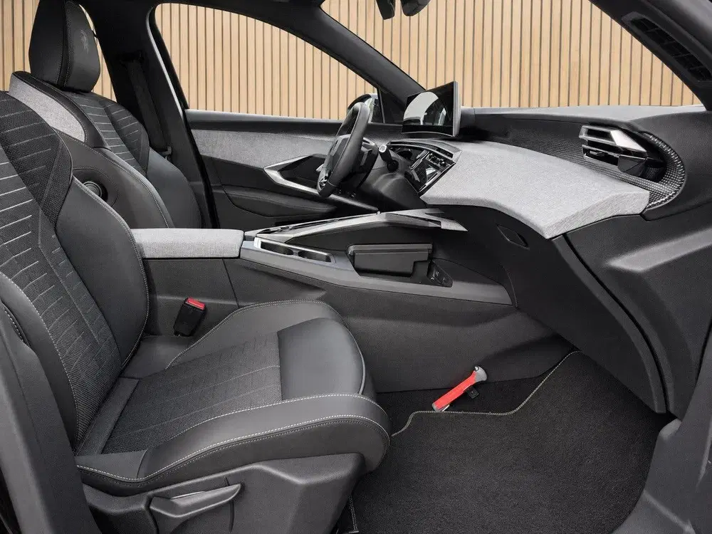 Peugeot 5008 1.2 Hybrid 145 GT 7p uit 2026, foto 7
