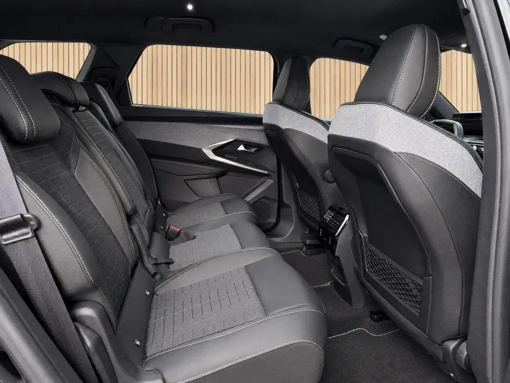 Peugeot 5008 1.2 Hybrid 145 GT 7p uit 2026, foto 8