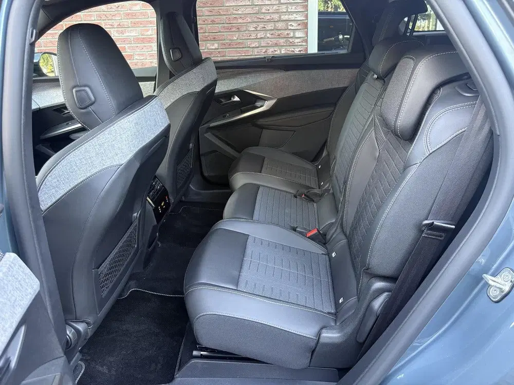 Peugeot 5008 GT Hybrid 145pk e-DCS6 uit 2022, foto 11