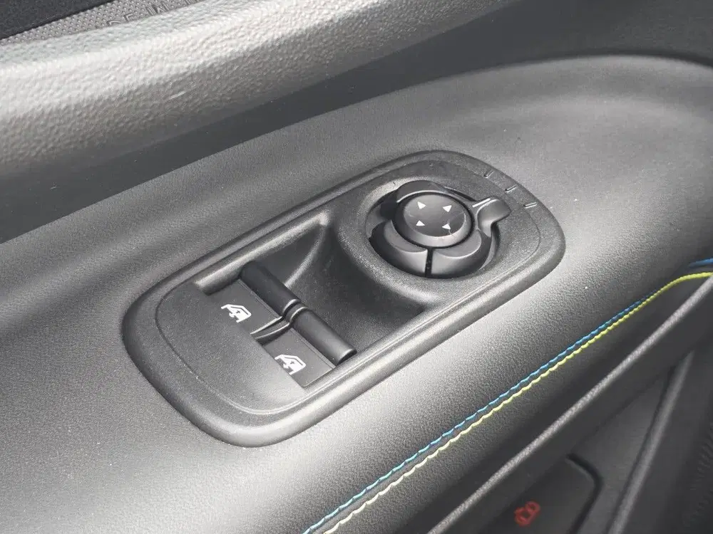 Abarth 500 Turismo 42 kWh Navigatie uit 2024, foto 11